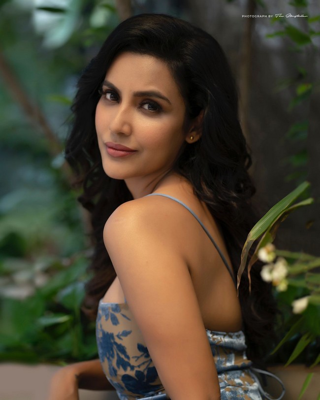 Actress Priya Anand Valentines Day Special Gallery
